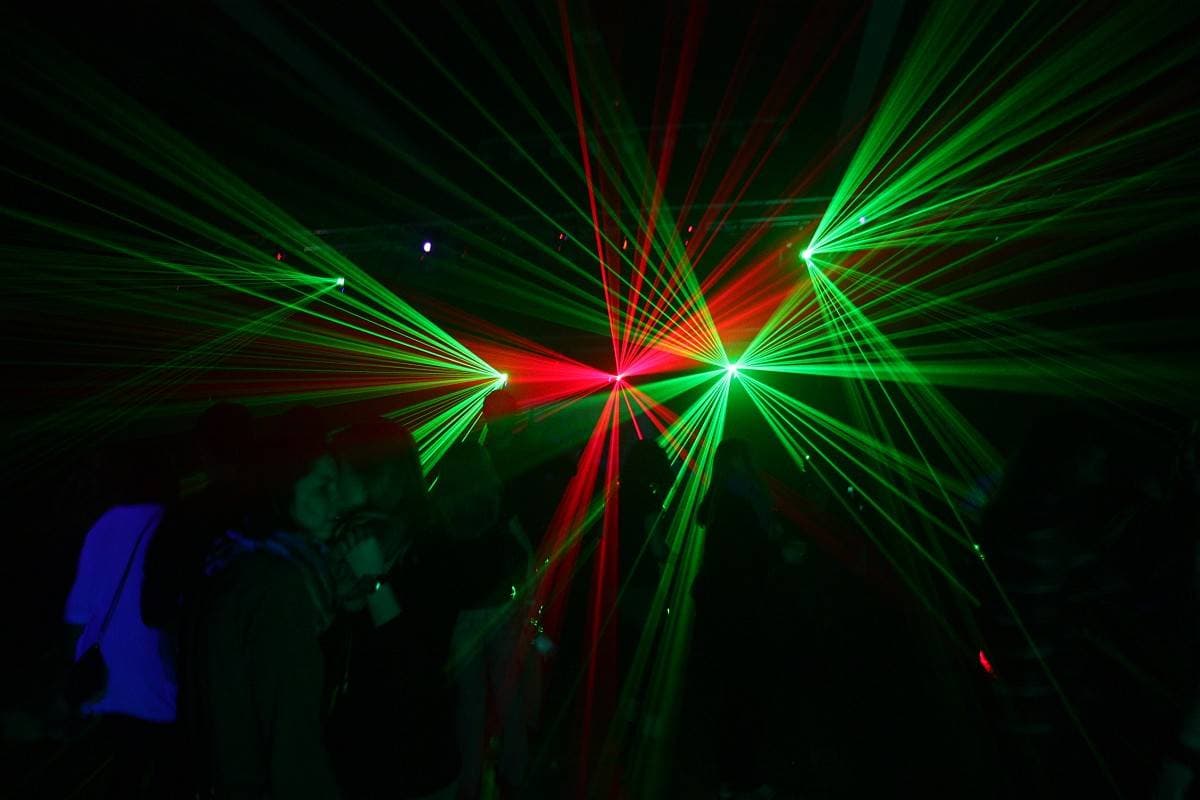 Лазерная установка купить в Казани для дискотек, вечеринок, дома, кафе, клуба